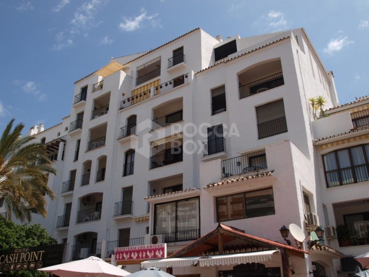 Stunning 3 bed penthouse apartment in Puerto Banus