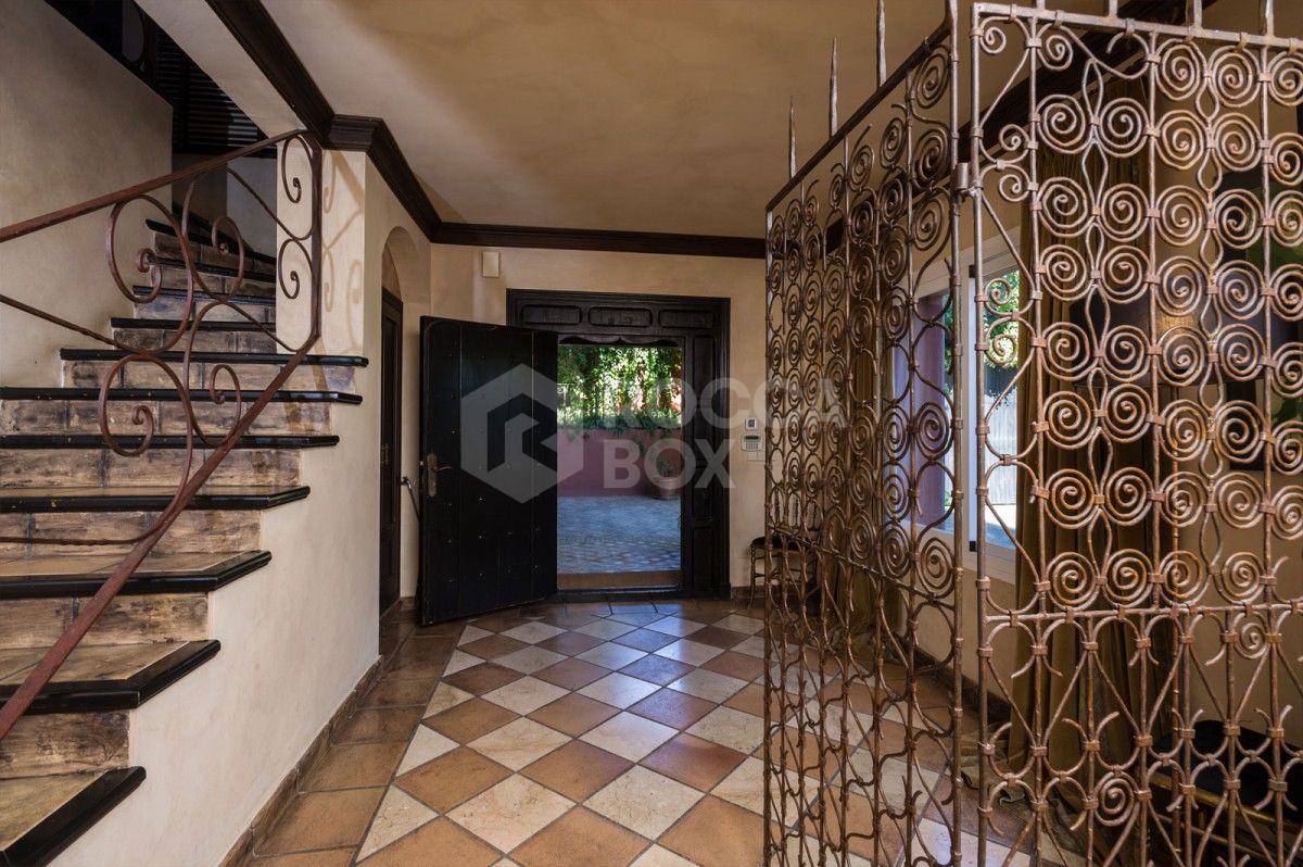 Stately Villa for sale in Nagueles, Marbella