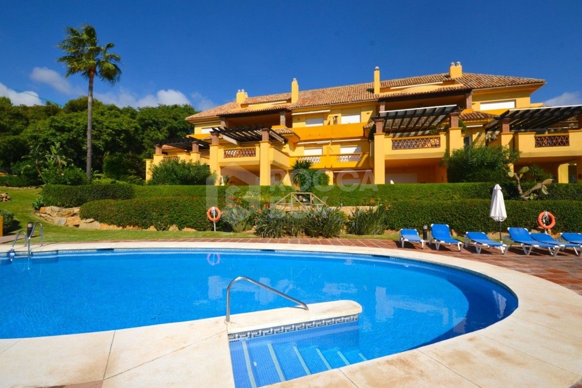 Three bedroom beachfront apartment for sale in Rio Real,Marbella.