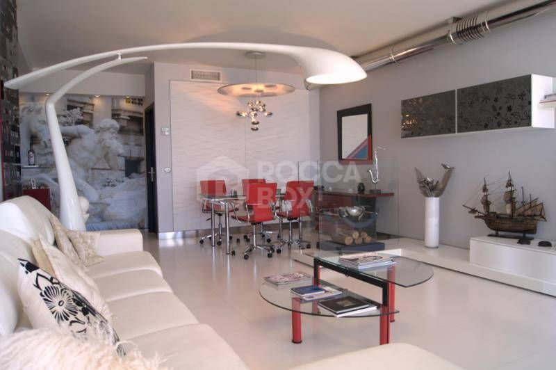 Stunning apartment located in heart of Puerto Banus marbella