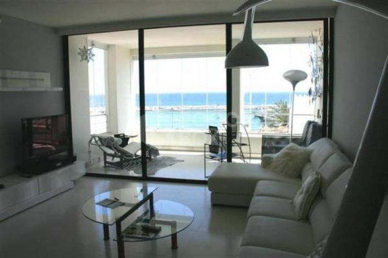 Stunning apartment located in heart of Puerto Banus marbella