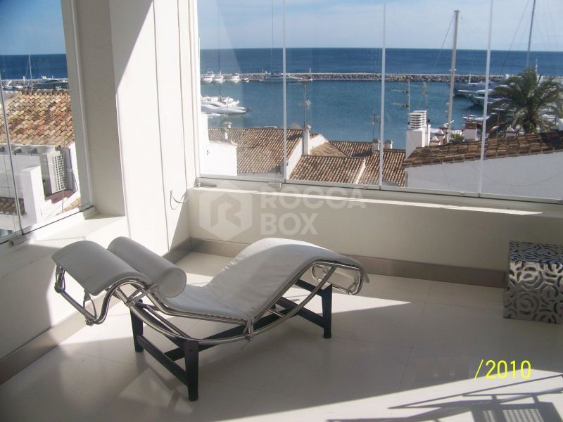 Stunning apartment located in heart of Puerto Banus marbella