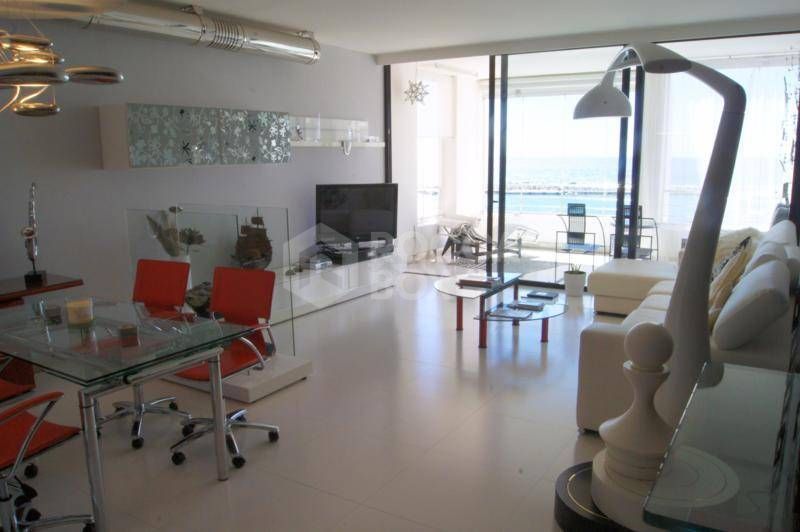 Stunning apartment located in heart of Puerto Banus marbella