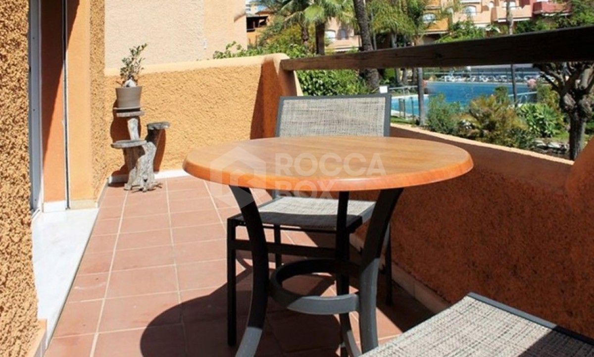 Fabulous townhouse in aloha Nueva Andalucia for sale