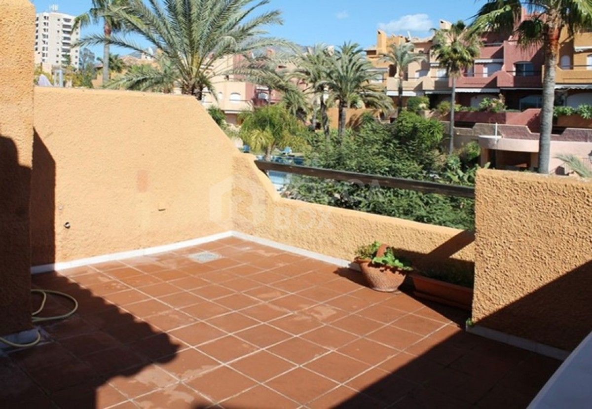 Fabulous townhouse in aloha Nueva Andalucia for sale