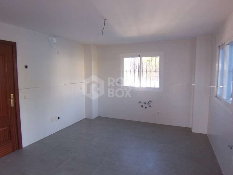 4 bedroom villa in nueva andalucia las brisas for sale