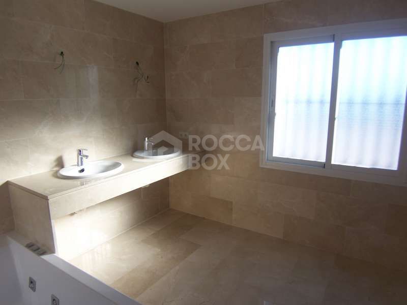 4 bedroom villa in nueva andalucia las brisas for sale
