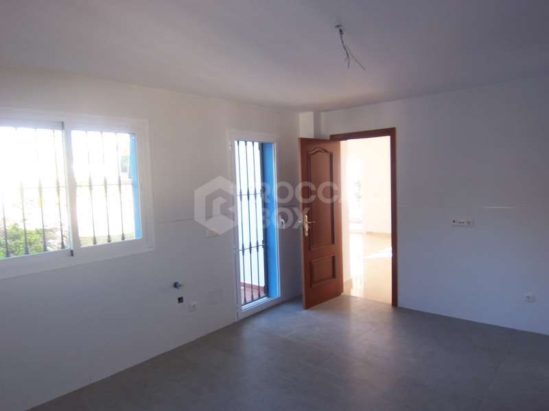 4 bedroom villa in nueva andalucia las brisas for sale