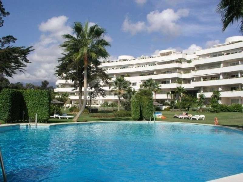 Apartment for sale in New Golden Mile, Estepona East