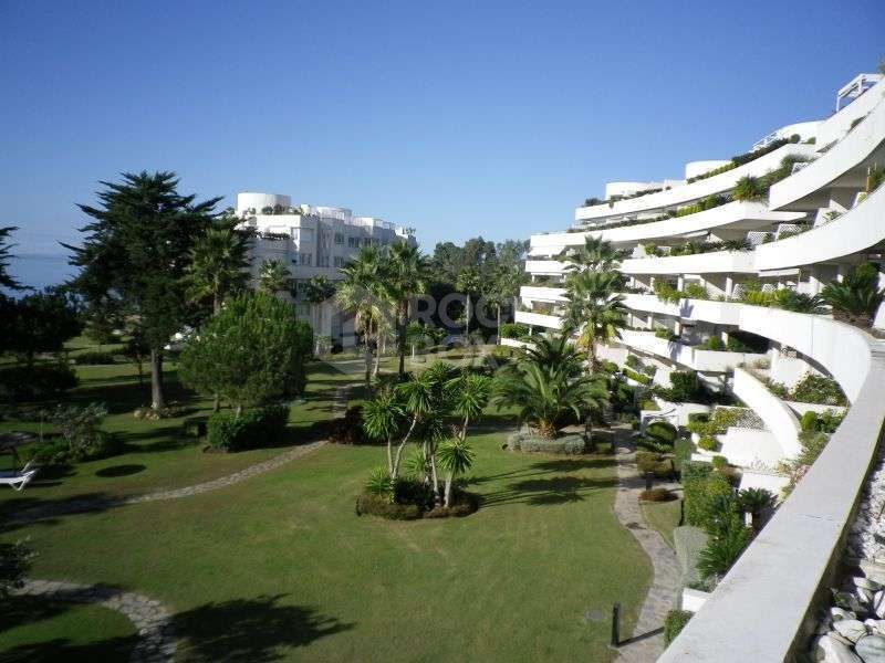 Apartment for sale in New Golden Mile, Estepona East