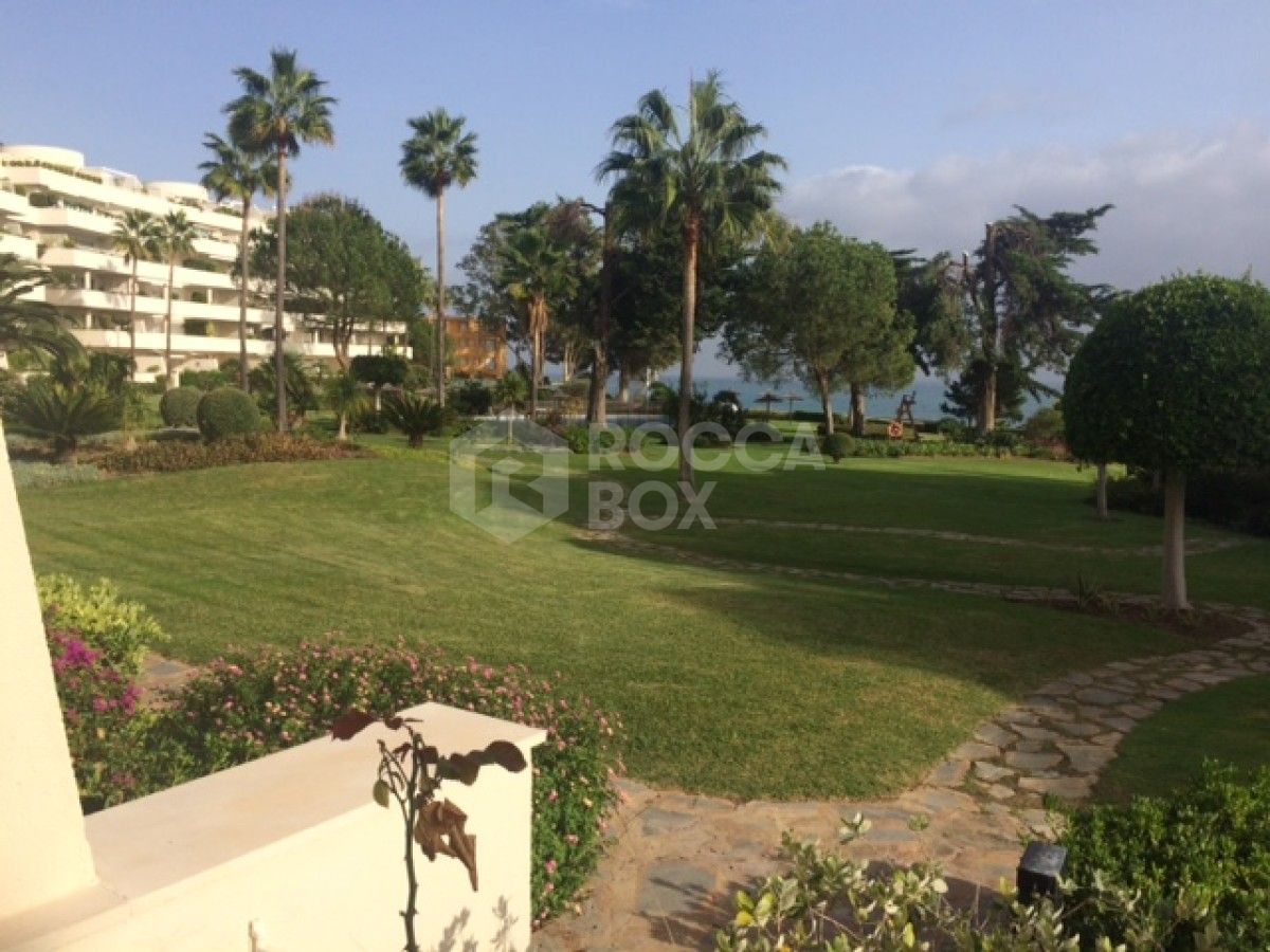 Apartment for sale in New Golden Mile, Estepona East