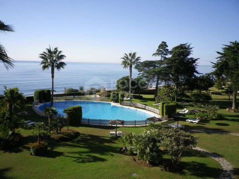 Apartment for sale in New Golden Mile, Estepona East