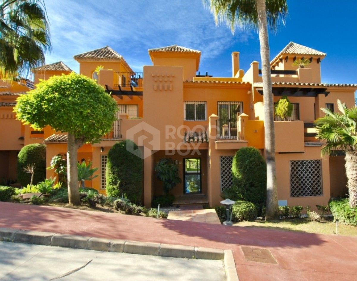 Great 3 bed townhouse for sale in El Paraiso in Marbella