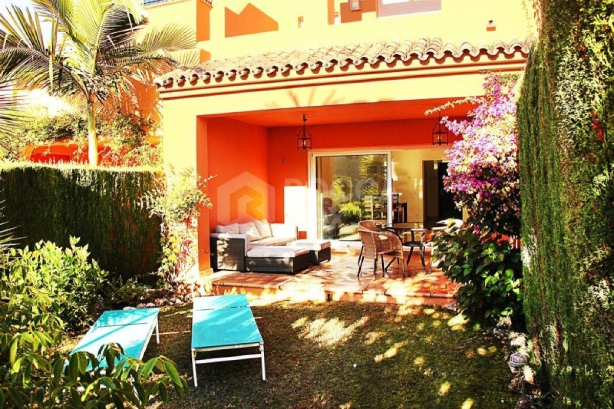 Great 3 bed townhouse for sale in El Paraiso in Marbella