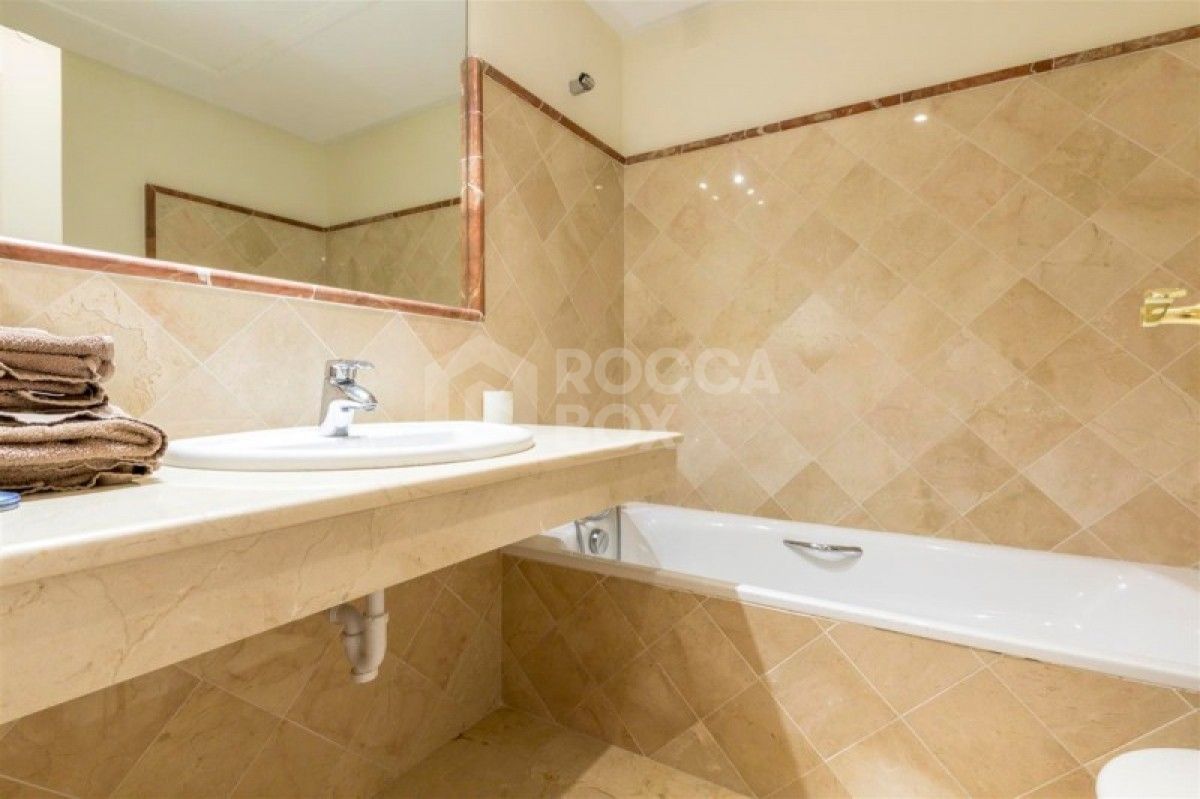 Great 3 bed townhouse for sale in El Paraiso in Marbella