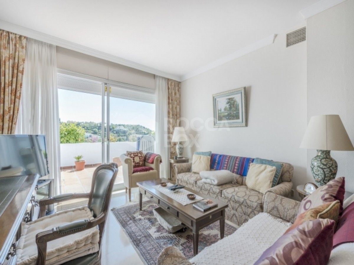 THIS BEAUTIFUL 3 bedroom APARTMENT FOR SALE in La Quinta, Benahavis