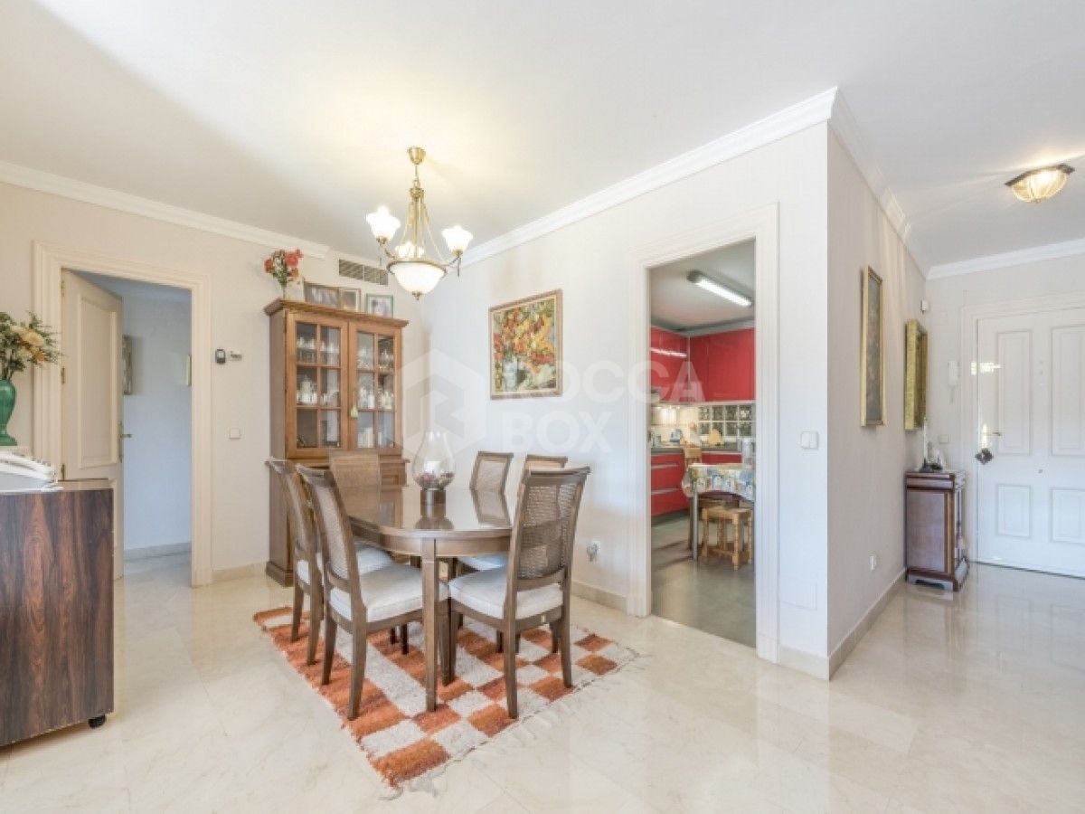 THIS BEAUTIFUL 3 bedroom APARTMENT FOR SALE in La Quinta, Benahavis