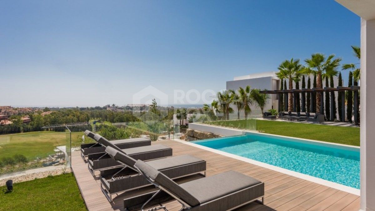 State of the art contemporary villa for sale in La Alqueria in Benahavis