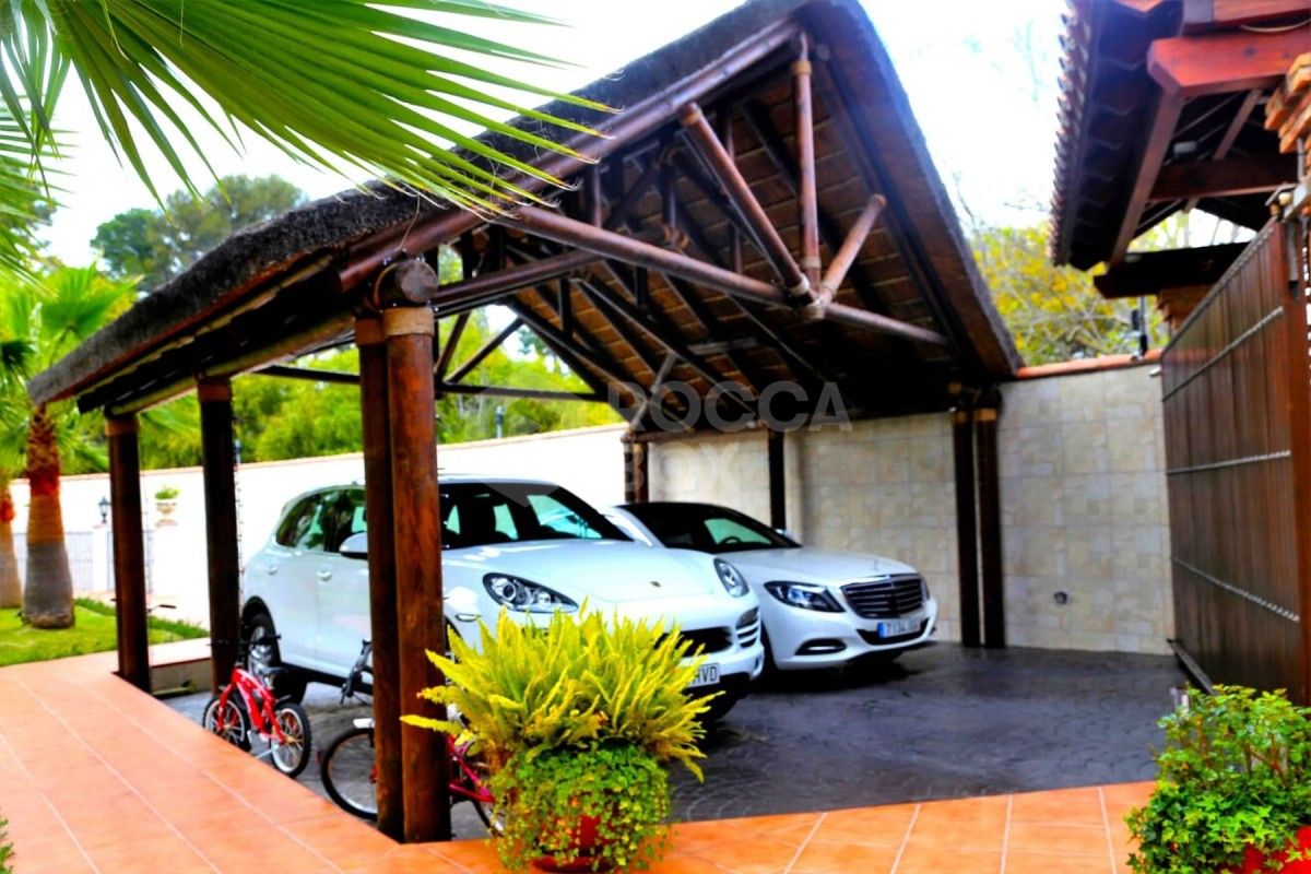 Exclusive 5 bed villa for sale in Guadalmina Baja