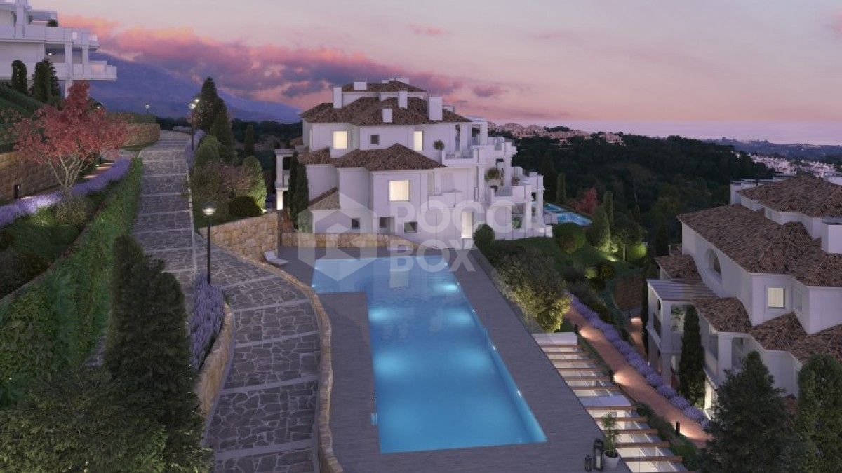 Beautiful 2 bed apartment for sale in Benahavis