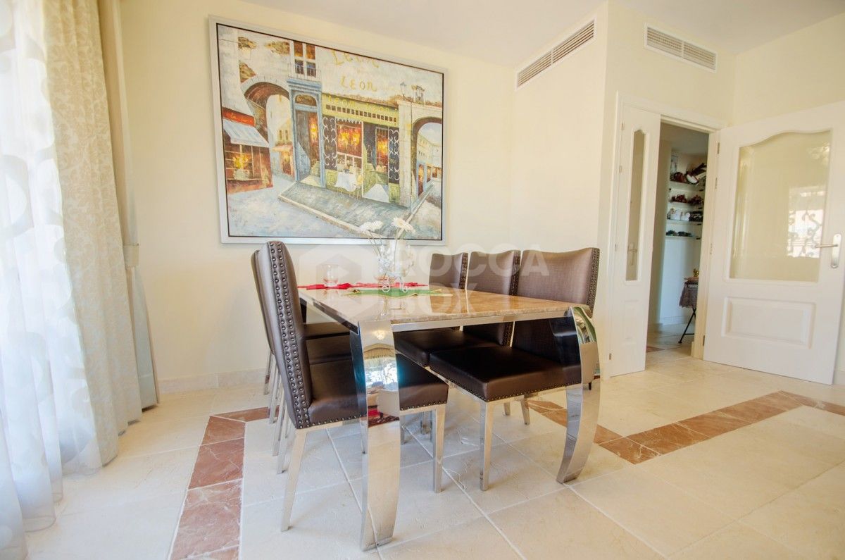 Spacious Penthouse for sale in Benatalaya Benahavis