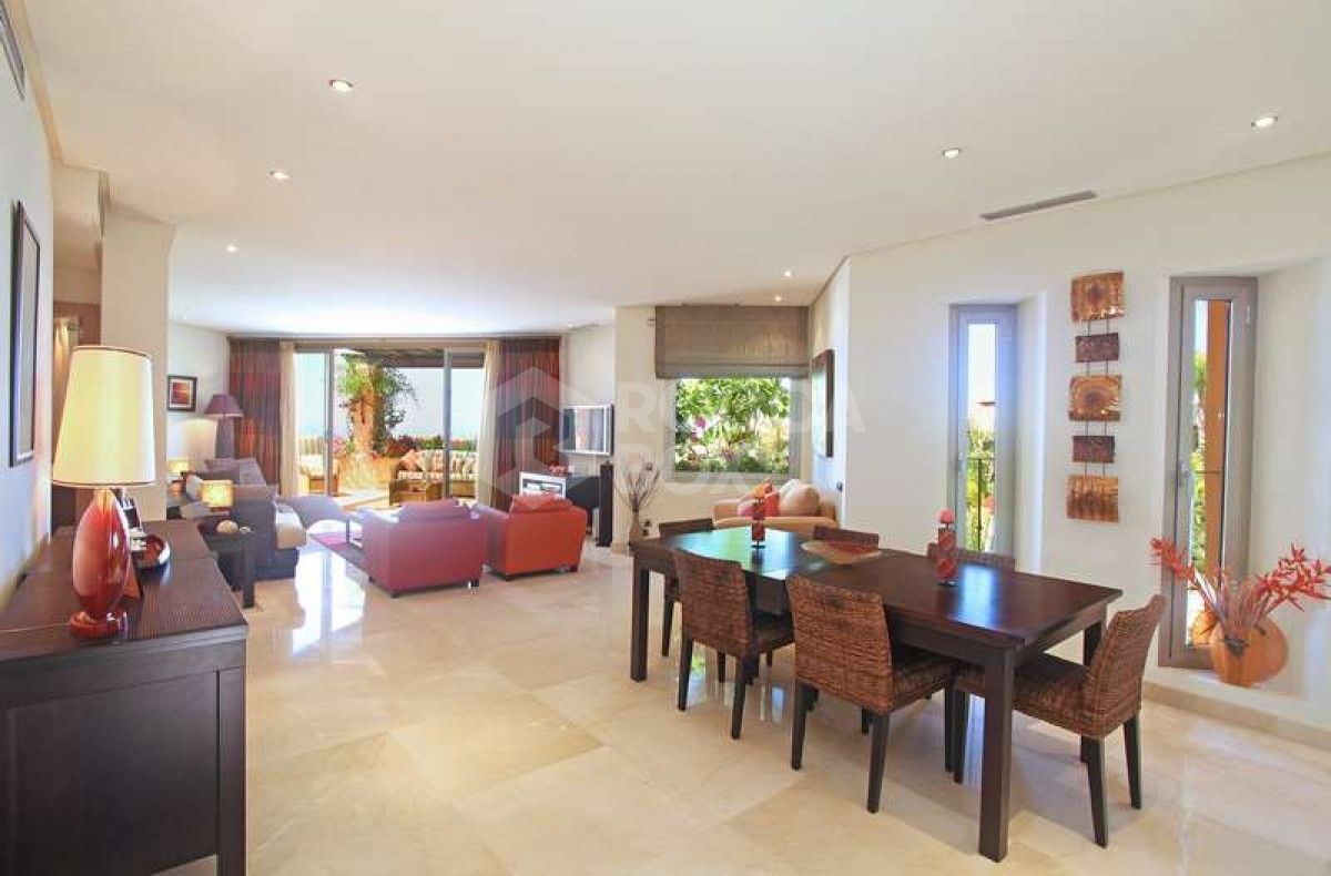 2 Bedroom Penthouse for sale in Mansion Club in Marbella