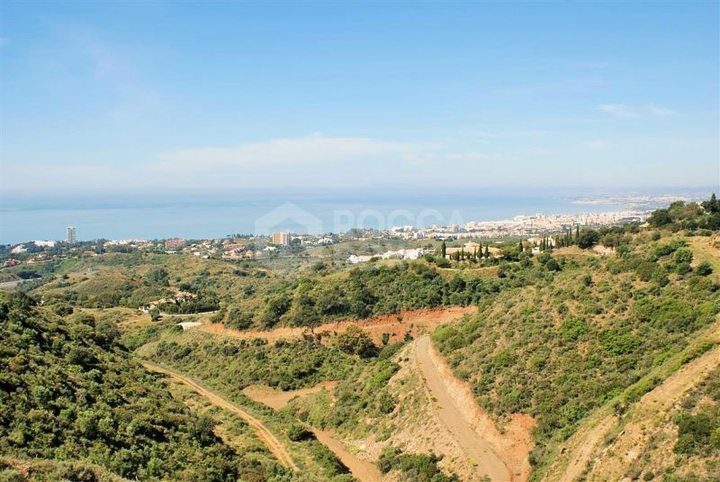 PENTHOUSE with PANORAMIC views in the BEAUTIFUL LOS MONTEROS