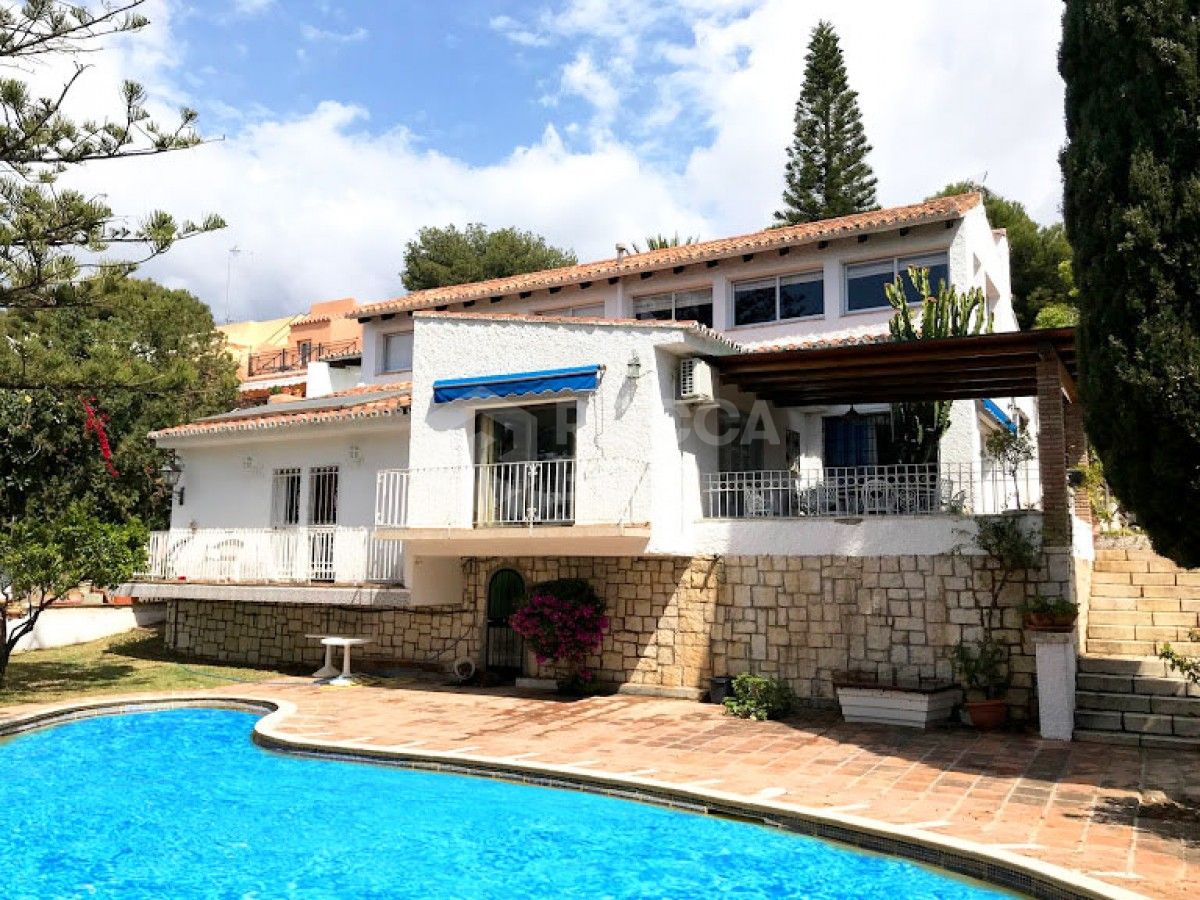 Spacious Spanish style villa for sale in Nueva Andalucia