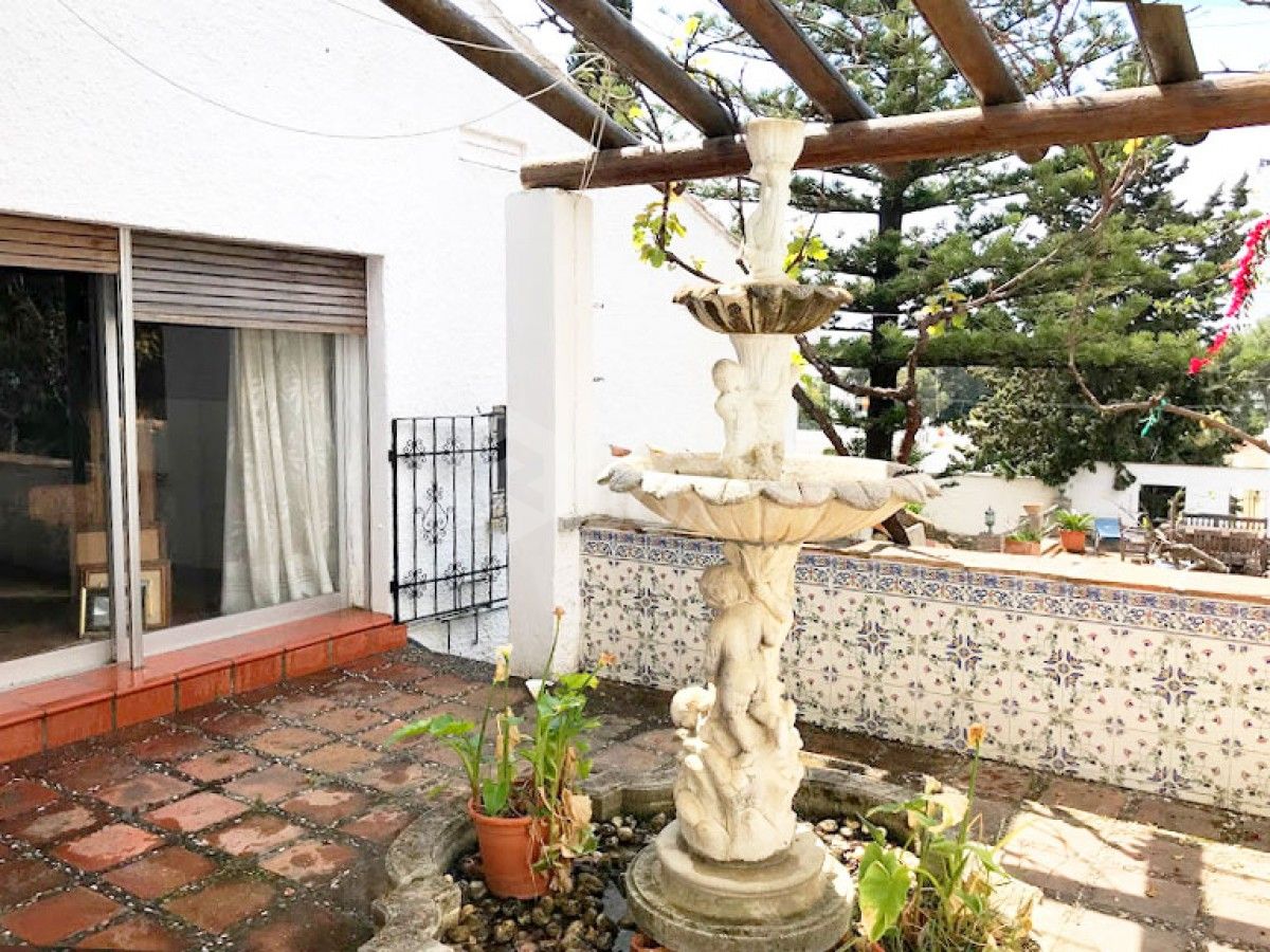 Spacious Spanish style villa for sale in Nueva Andalucia