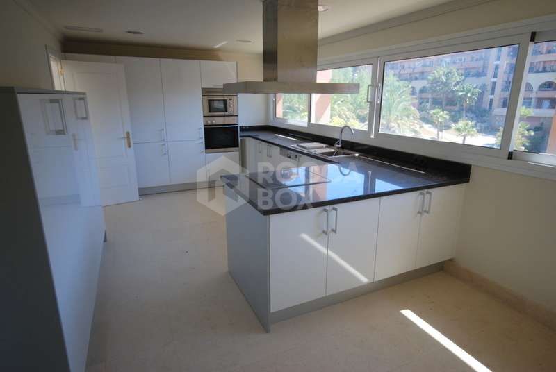 Penthouse Nueva Andalucia, Marbella