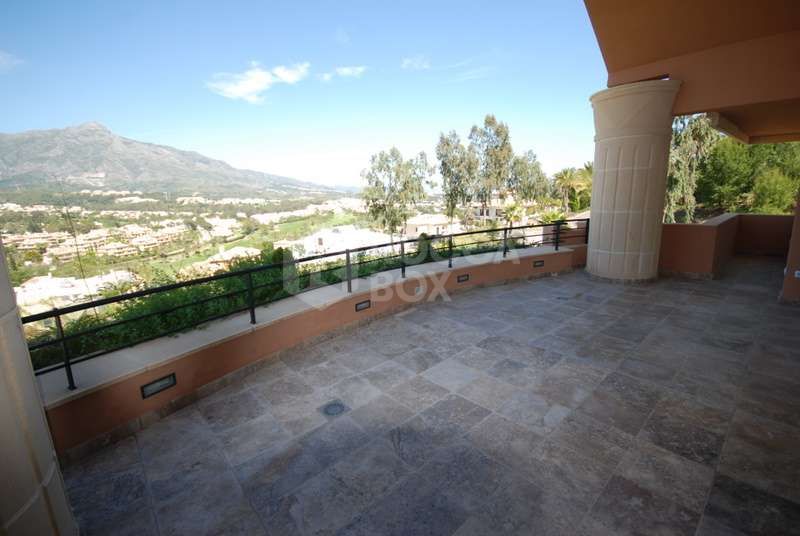 Penthouse Nueva Andalucia, Marbella