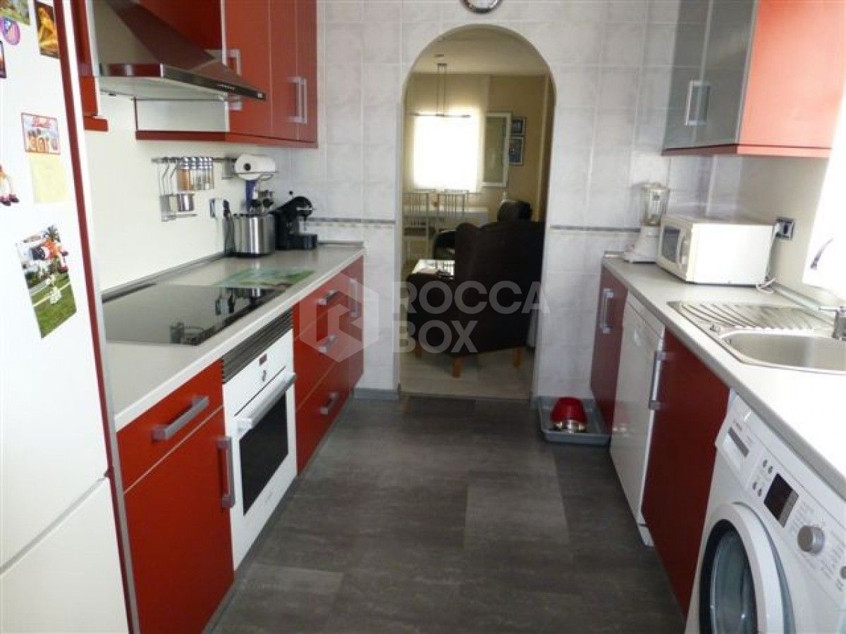 Four bedroom apartment for sale in Nueva Andalucia.