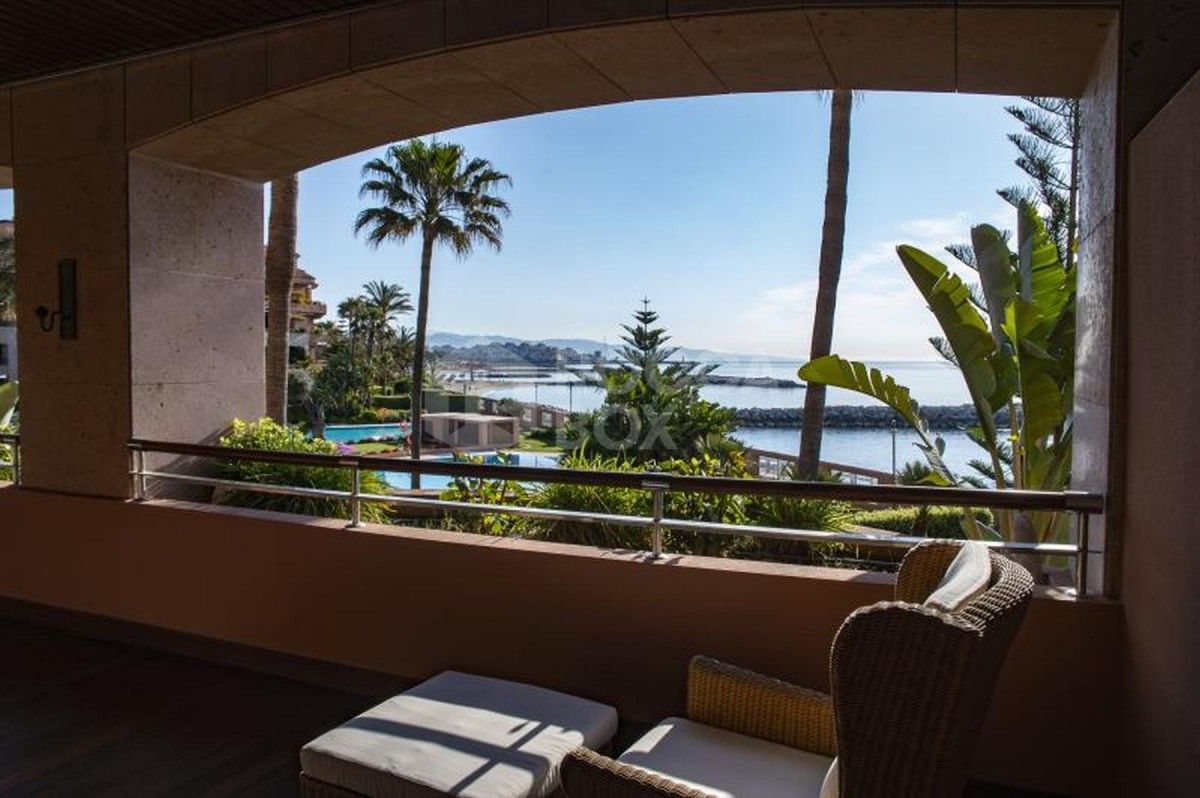 Luxury beachside apartment for sale in Marbella