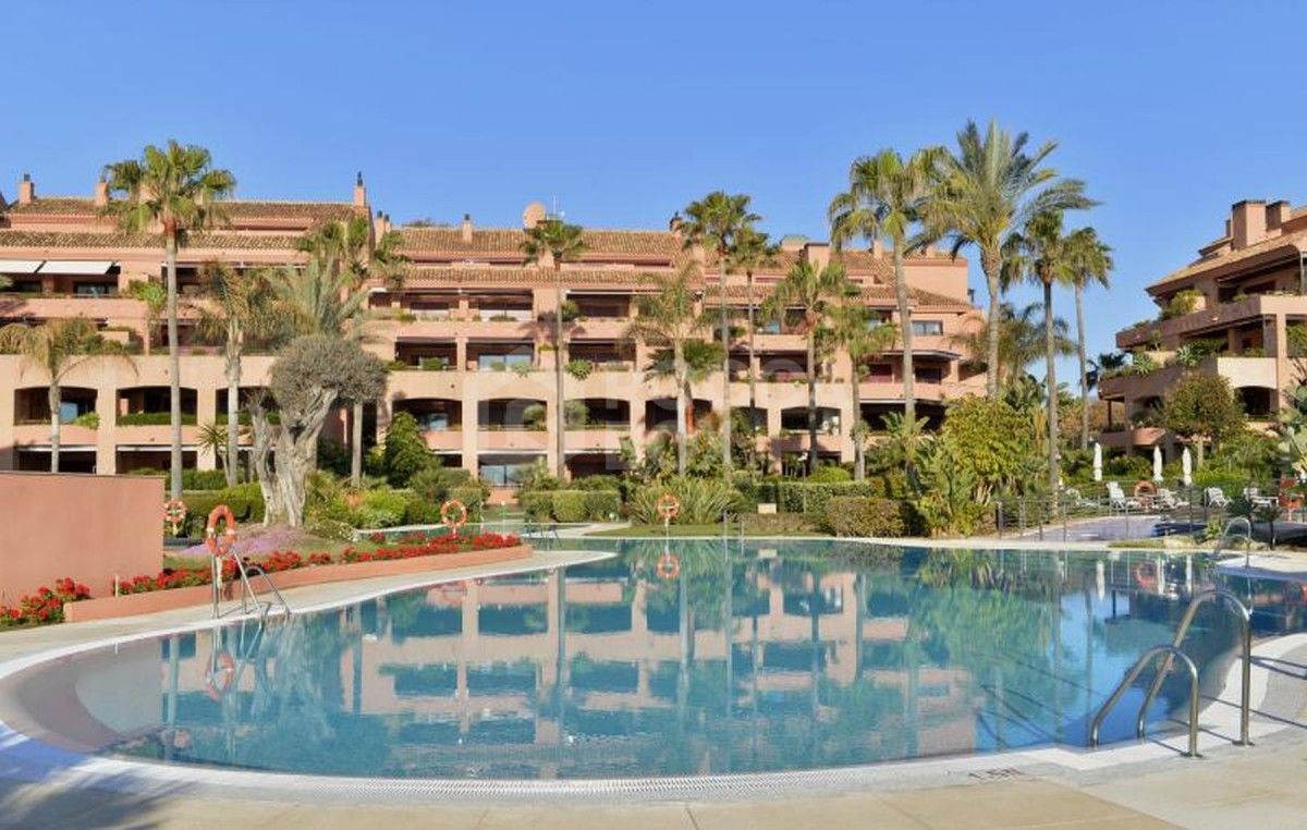 Luxury beachside apartment for sale in Marbella