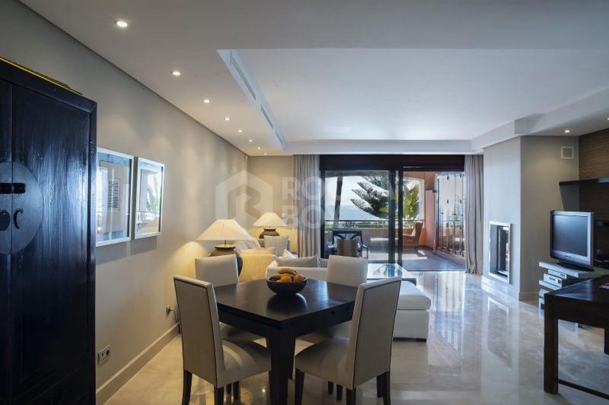 Luxury beachside apartment for sale in Marbella