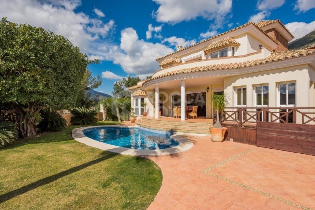 Beautiful 4 bedroom villa for sale in Istan