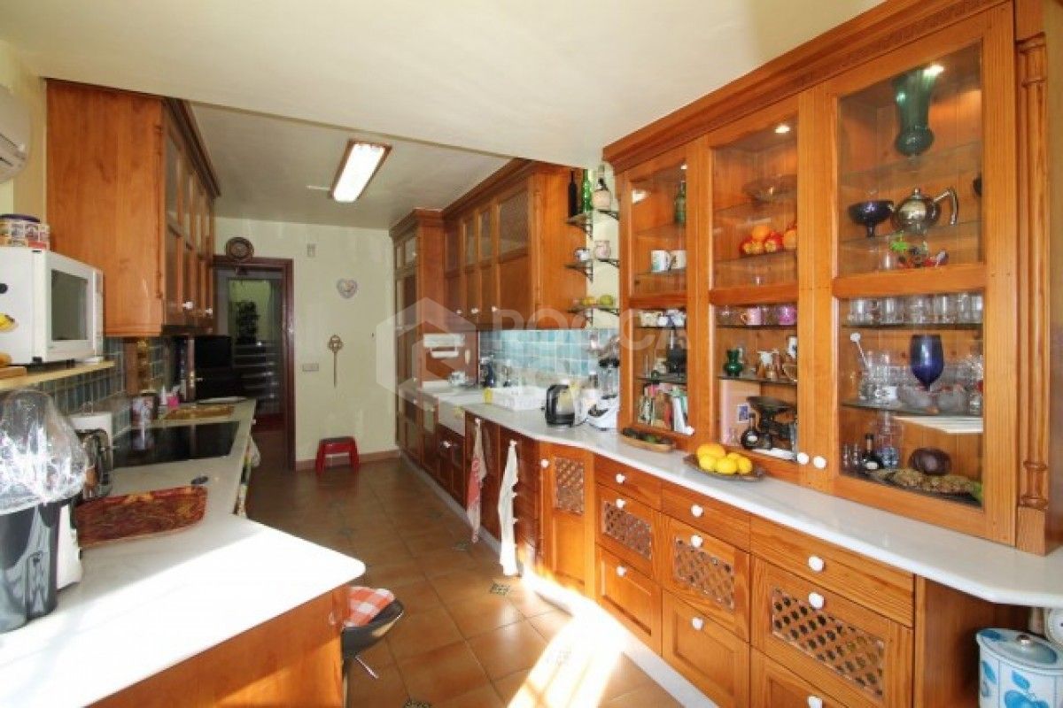 Charming 5 bed Spanish villa on large plot for sale in San Pedro