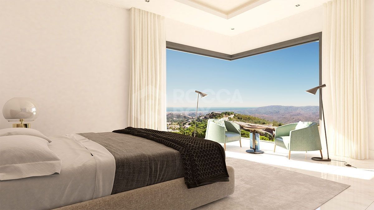 Exclusive 5 bed villa for sale in Urb. Montemayor in Marbella