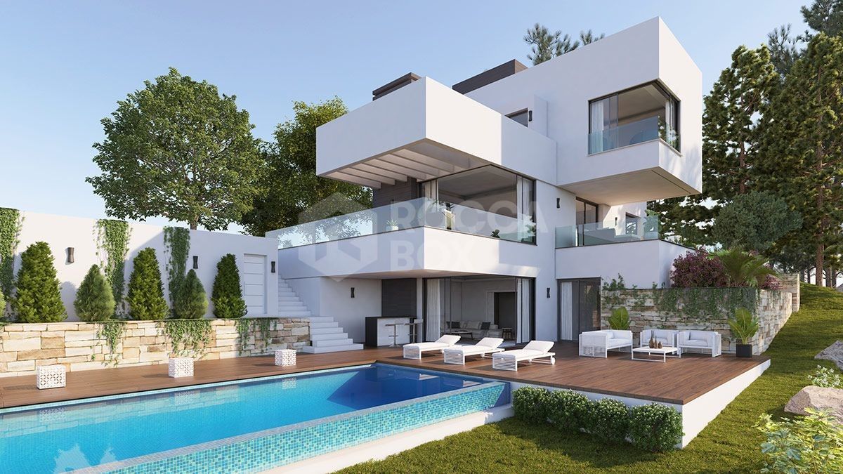 Exclusive 5 bed villa for sale in Urb. Montemayor in Marbella