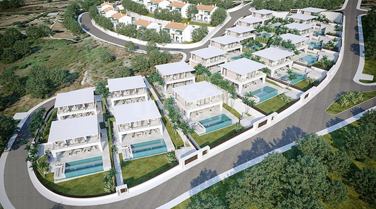 Beautiful 3 and 4 bed villas in Manilva