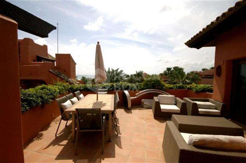 LUXURIOUS SPACIOUS PENTHOUSE Apartment in NEW GOLDEN MILE, Estepona