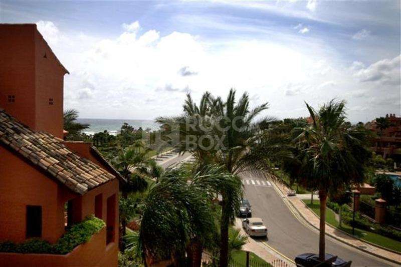 LUXURIOUS SPACIOUS PENTHOUSE Apartment in NEW GOLDEN MILE, Estepona