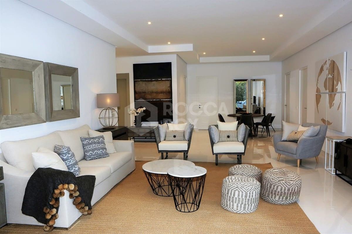 Modern Villa in Benahavis for sale