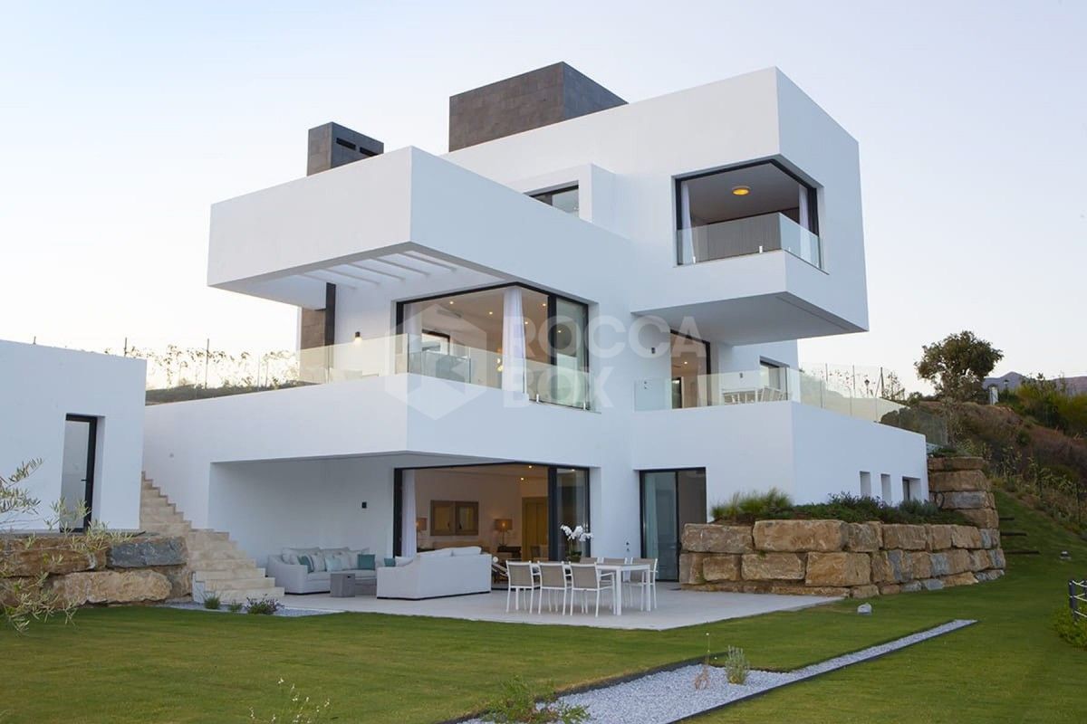 Modern Villa in Benahavis for sale
