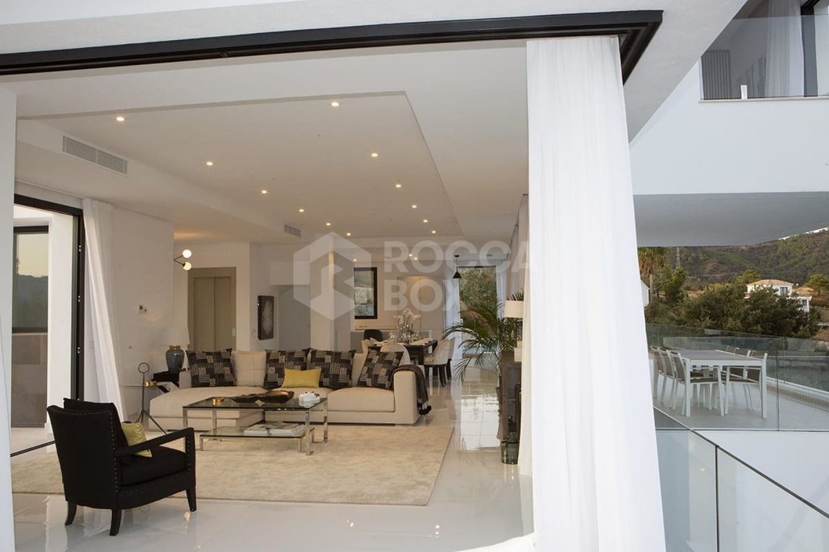 Modern Villa in Benahavis for sale