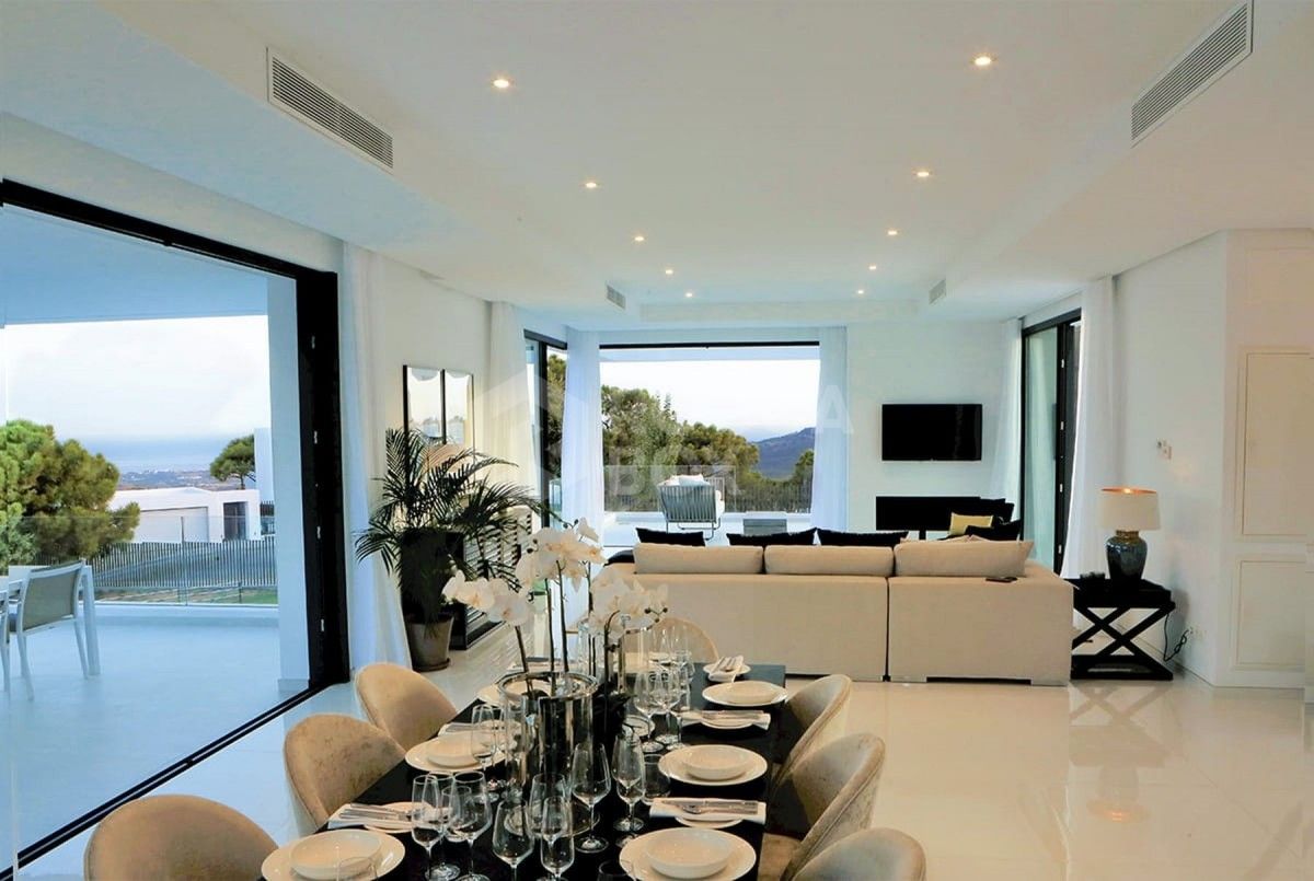 Modern Villa in Benahavis for sale