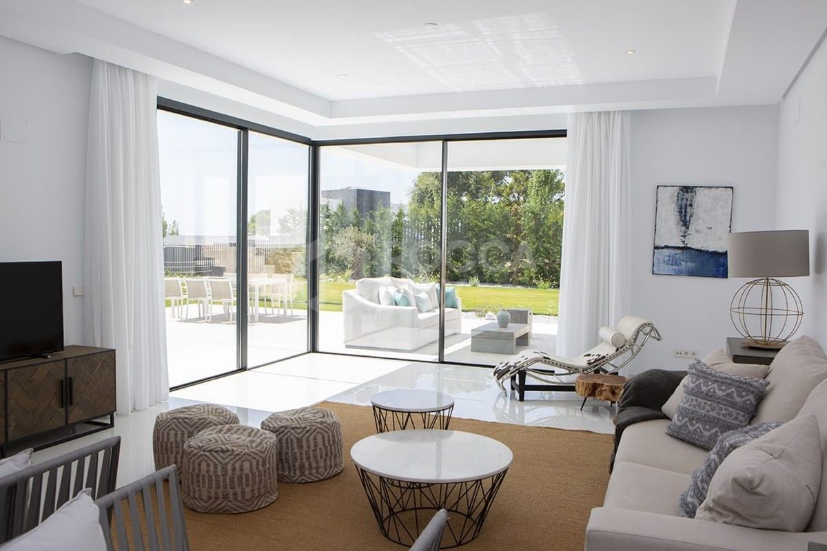 Modern Villa in Benahavis for sale