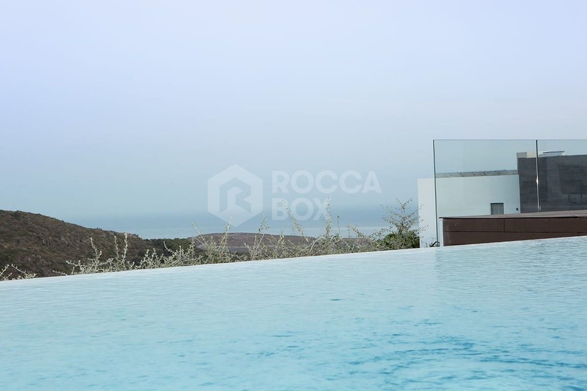 Modern Villa in Benahavis for sale