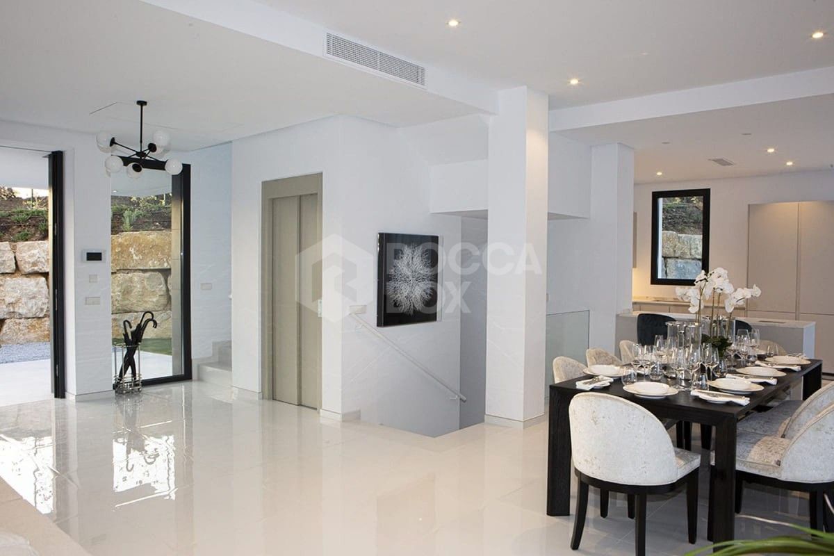 Modern Villa in Benahavis for sale