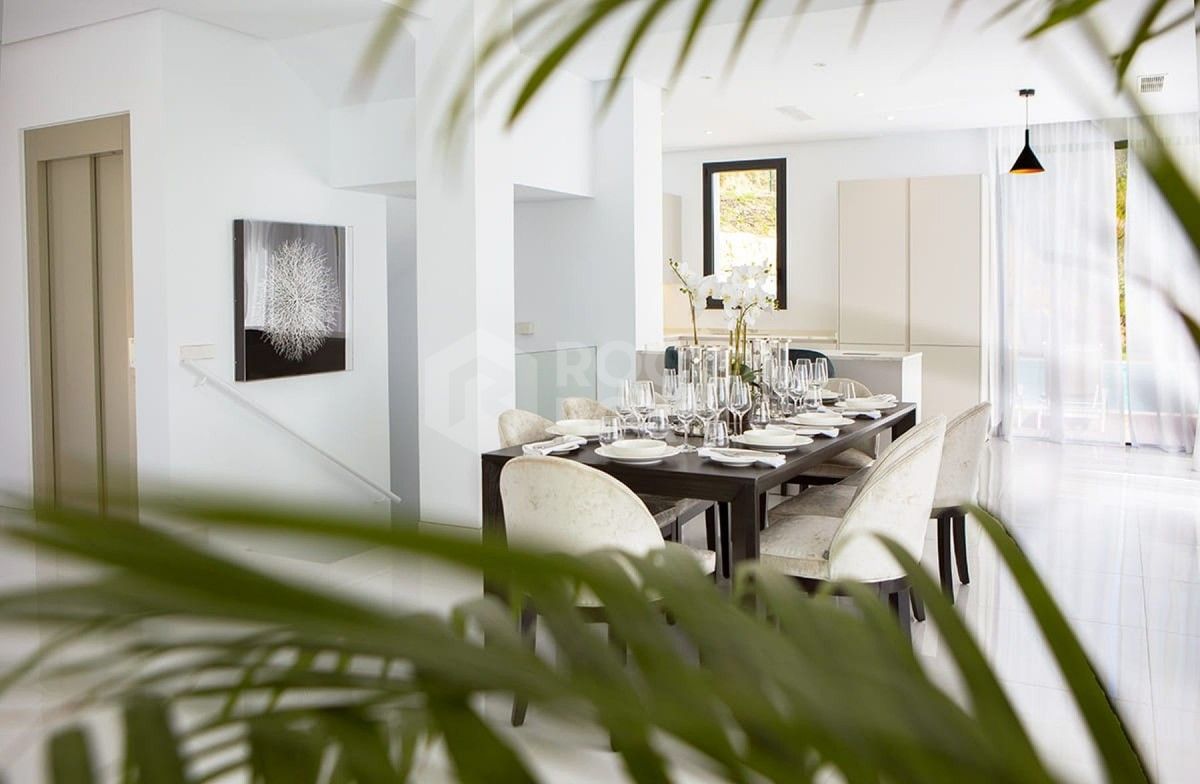 Modern Villa in Benahavis for sale